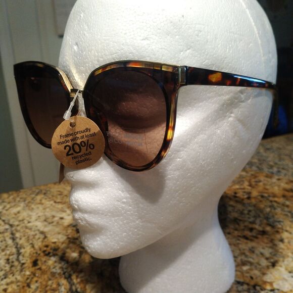 Frye and Co. Tortoise Shell Brown Sunglasses 100% UV Lens Protection NWT - Picture 1 of 12